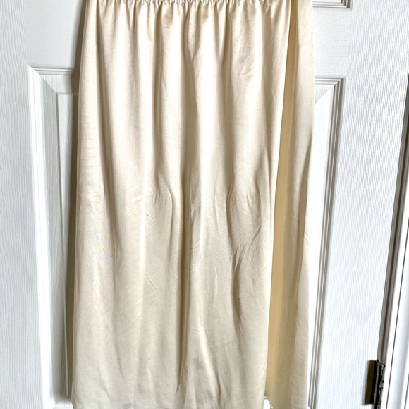 Vintage Ivory Side Slit Satin Slip - Picture 5 of 5
